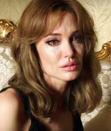 Angelina-Jolie-Brad-Pitt-By-the-sea-Tres-Click_Thumbnail