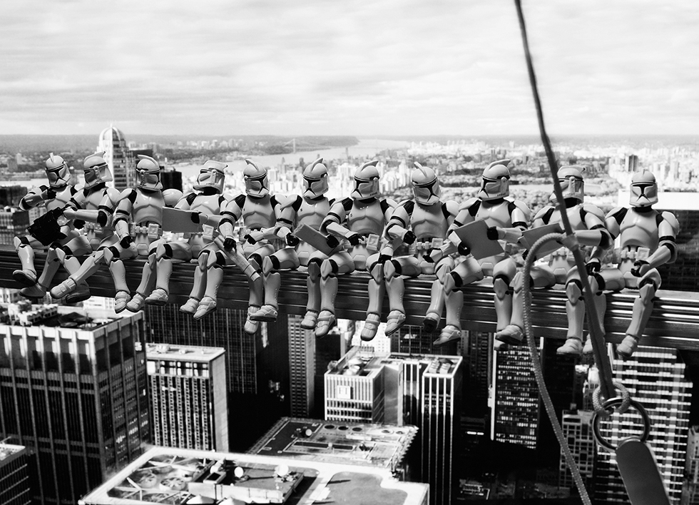 Troopers‘ atop a Skyscraper © David Eger, www.lumas.com