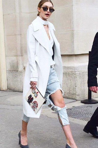 tres-click-gigi-hadid-destroyed-jeans-get-the-look-00