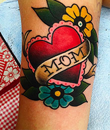 tres-click-mom-tattoo-mama