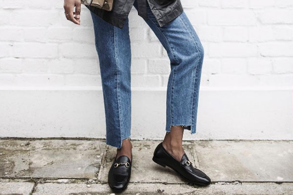 Hem-Line Jeans sind der neuste Denim-Trend.