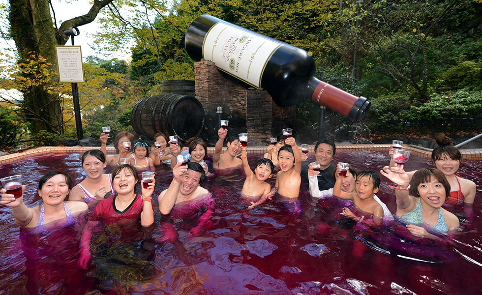tres-click-japan-pool-rotwein-3