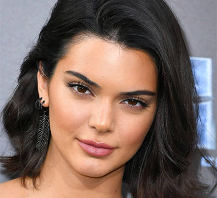 Kendall Jenner verrät uns ihre Make-up-Routine.