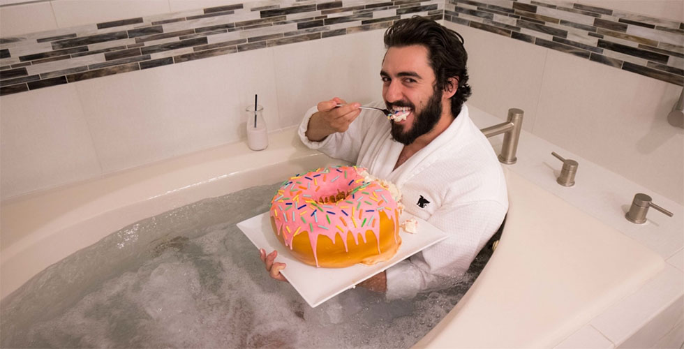Der 4,5 kg Donut wird auch auf Instagram gehypet.