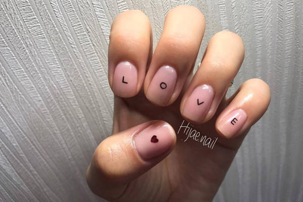 lettering-nails-lfw-thumb