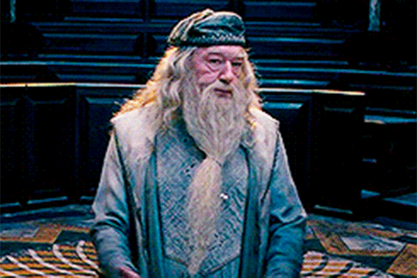 "Phantastische Tierwesen 2" veröffentlicht endlich neue Bilder inklusive Jude Law als Albus Dumbledore