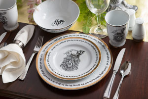 jvqp_hp_great_hall_16_pc_dinner_set_inuse