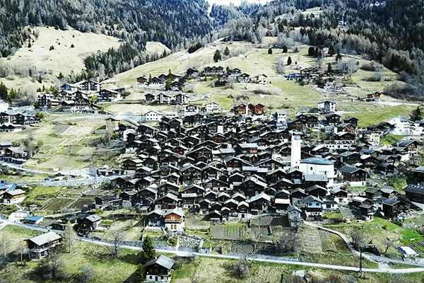 Dieses Schweizer Dorf zahlt die 70.000 Euro, wenn du hinziehst