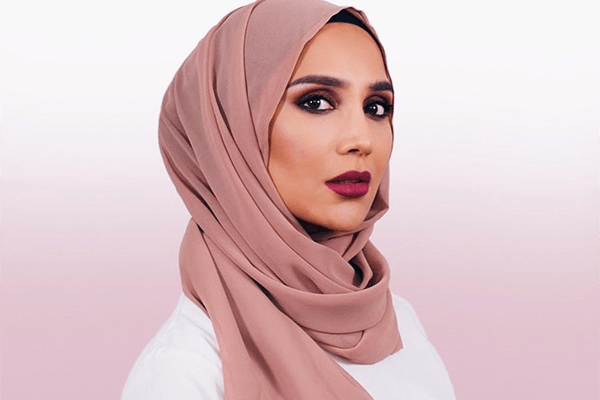 L'Oreal wirbt mit Model für Haarprodukte, das Hijab trägt