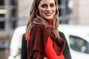 Street Style: Pullover umbinden ist kostenlos, wertet aber sofort jedes Outfit auf