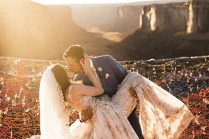 Dieses Paar hat in 120 Metern Höhe geheiratet und die Fotos sind atemberaubend