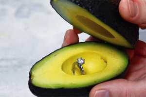 Verrüüüückter Trend: Jetzt werden Heiratsanträge mit Avocados gemacht