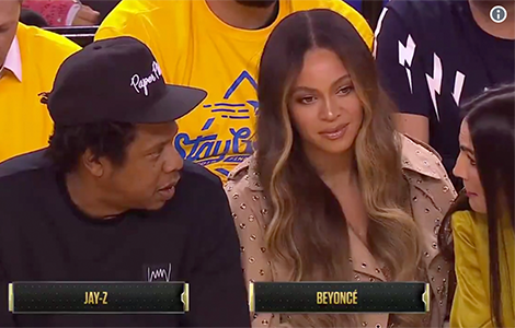 Beyoncés Blick, als ’ne Lady ihren Hubby Jay Z anspricht, lässt gerade Twitter durchdrehen