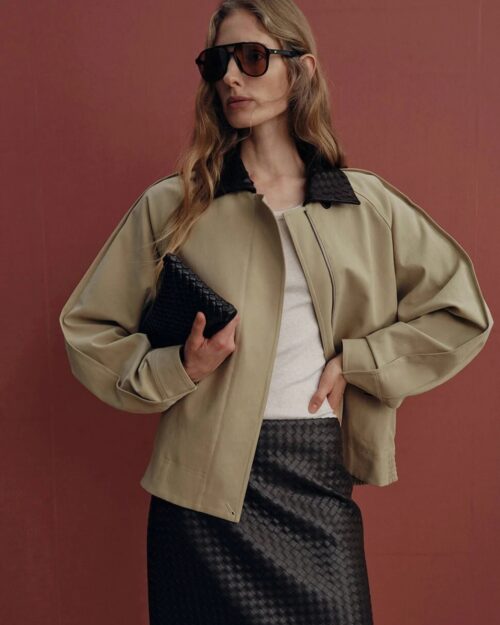 Beige Jacke mit Lederkragen für Damen – Herbsttrend 2026