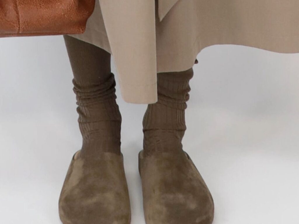 Wir haben die viralen Clogs von The Row für viiiiel günstiger gefunden